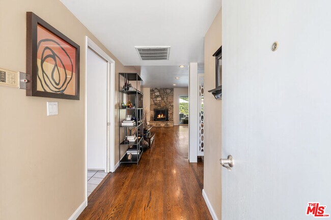 Building Photo - 12237 Hesby St