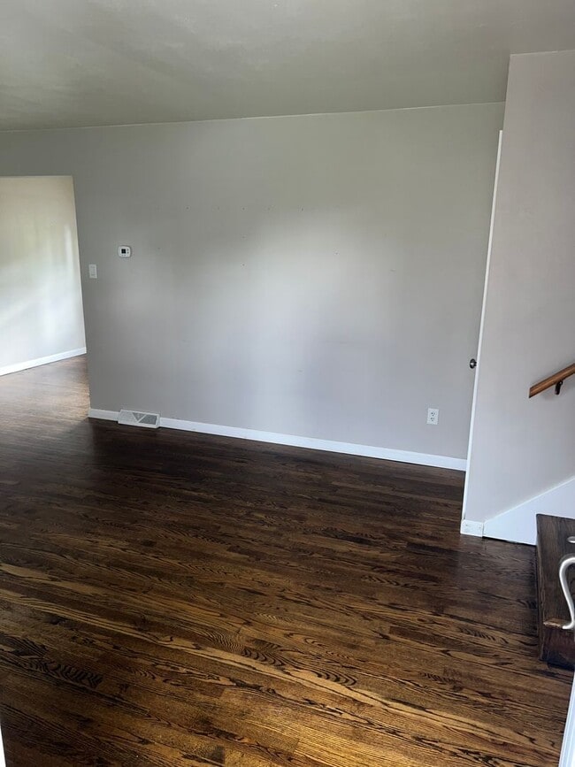 Building Photo - 3 Bed / 1 Bath Single-Family Home – Richland School District