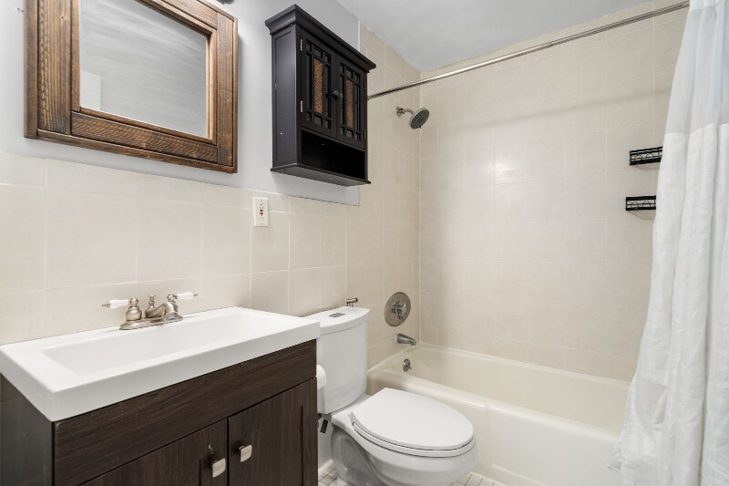 Building Photo - 28 Fernview Ave