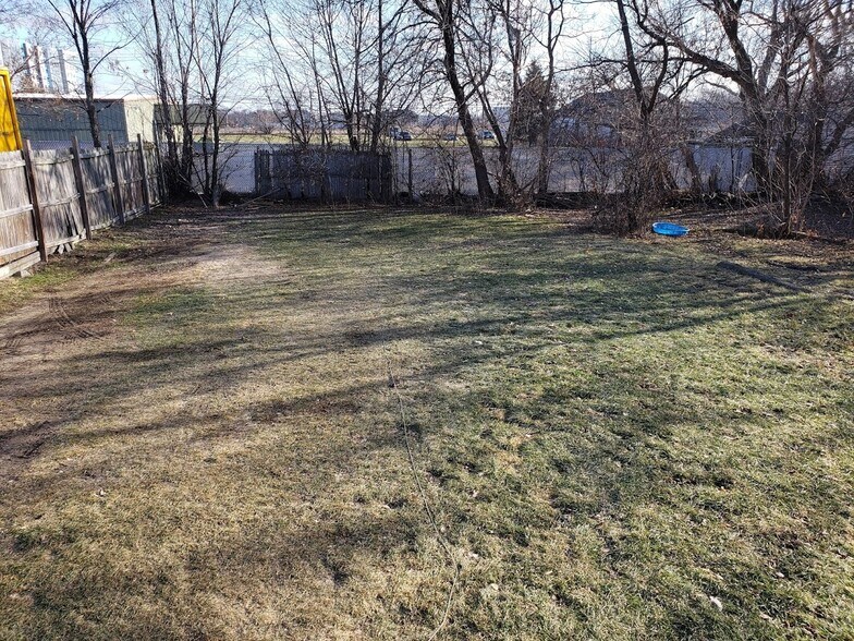 Building Photo - 117 S Homer St