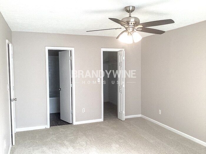 Building Photo - 2259 Hampton Dr