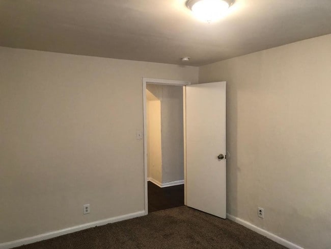 Building Photo - 742 Lexington St