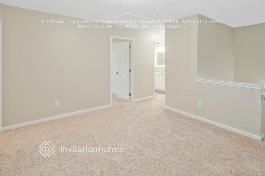 Building Photo - 5037 Silabert Ave