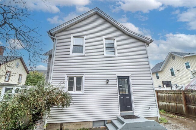 Building Photo - 9 Nicholas Square