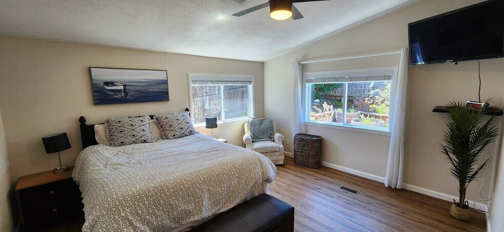 Master Room - 2844 Marina View Dr