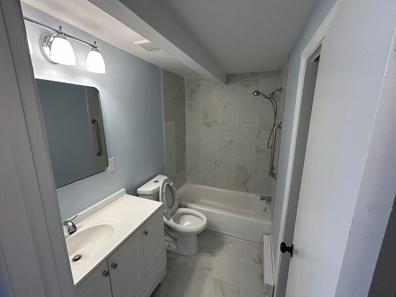 Building Photo - 3200 W Brigantine Ave