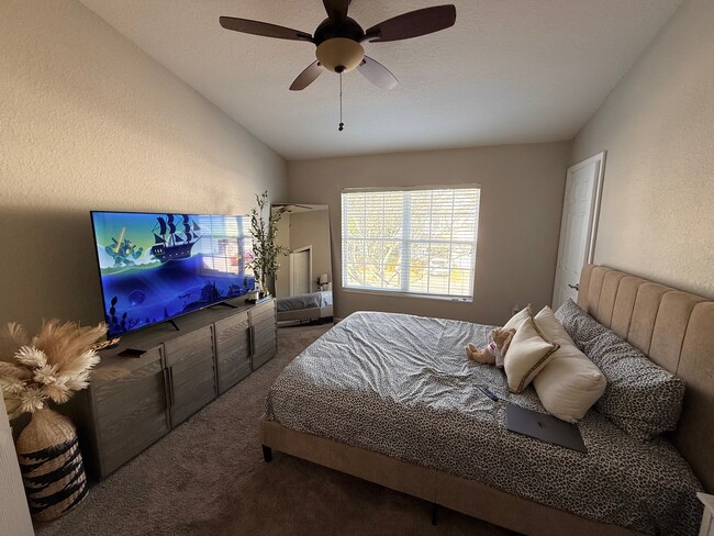 Building Photo - 7154 Showcase Ln