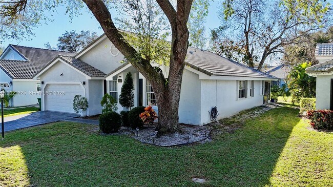 Building Photo - 5470 Pine Cir
