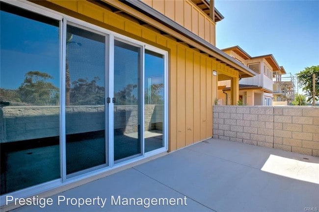 Building Photo - 2721 S El Camino Real