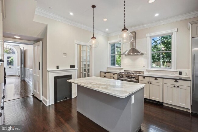 Building Photo - 12 Murray Pl