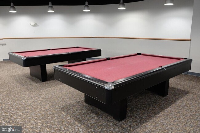 Building Photo - 1021 Arlington Blvd