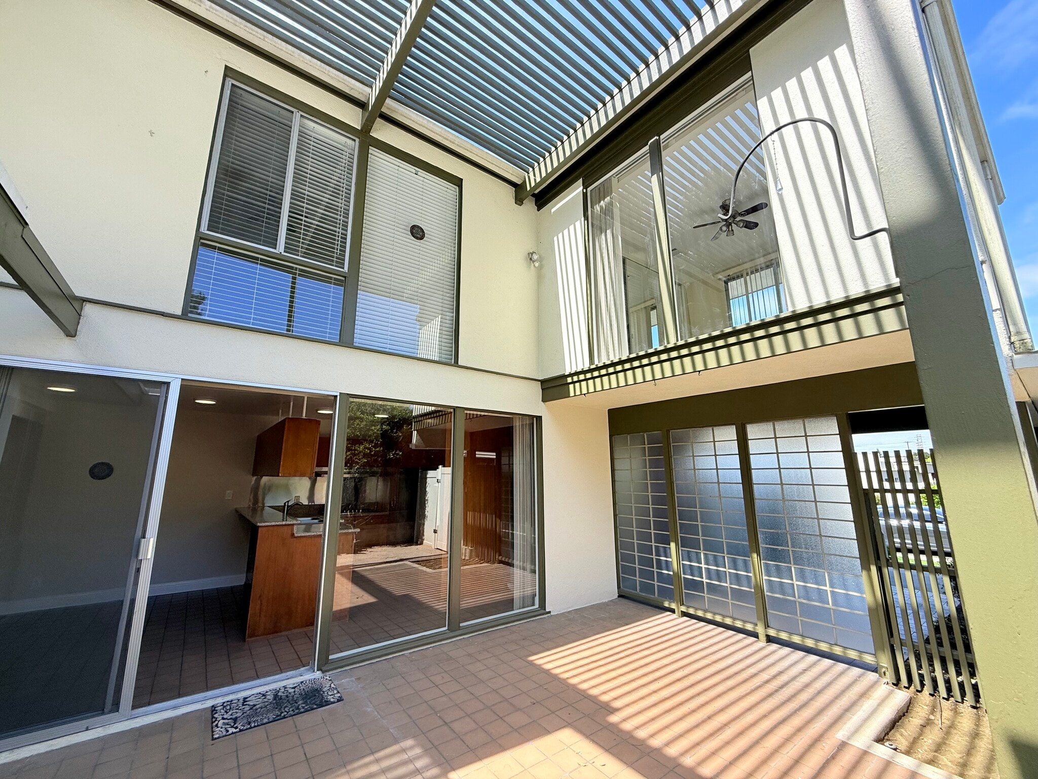 Building Photo - 4126 Del Mar Ave