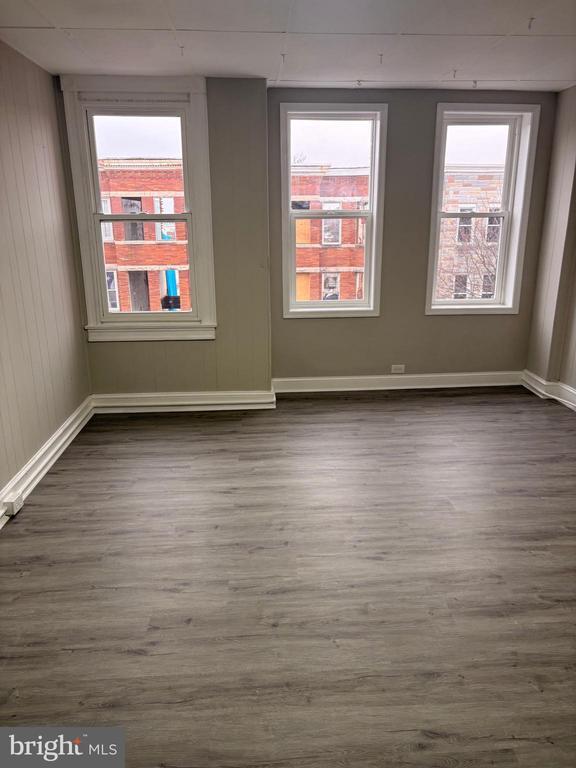 Building Photo - 2913 Parkwood Ave