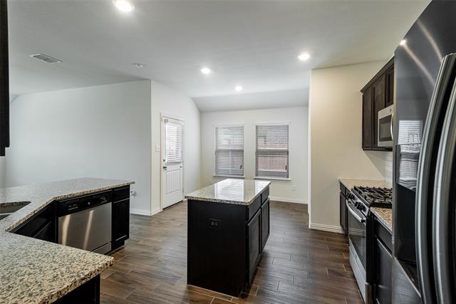 Building Photo - 913 Rosewood St