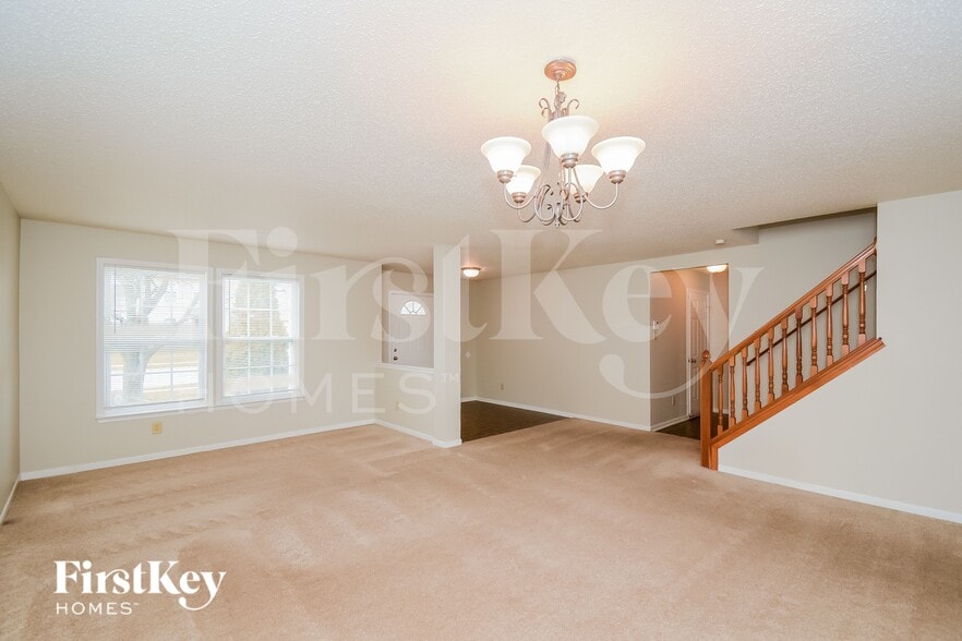 Building Photo - 5661 Grassy Bank Dr