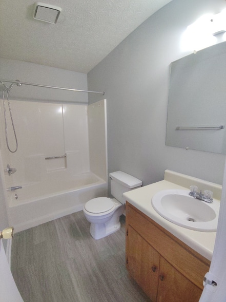 Building Photo - 74 Ferguson Dr