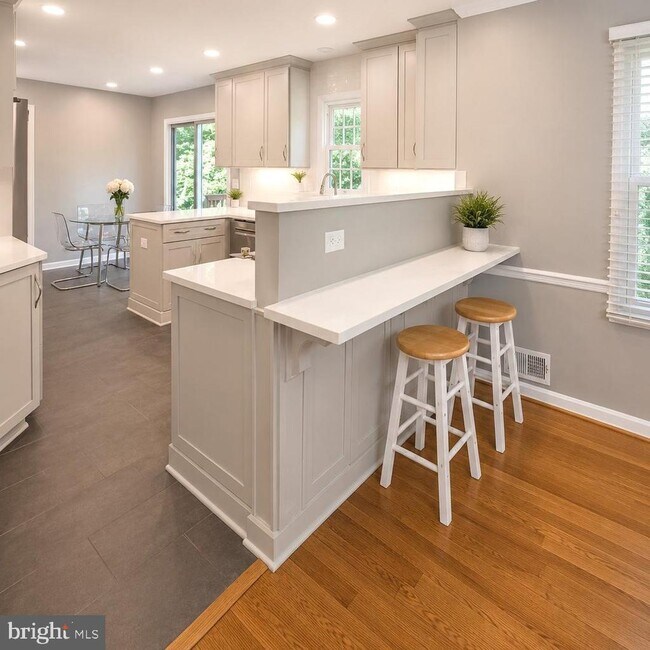 Building Photo - 4912 Bexley Ln