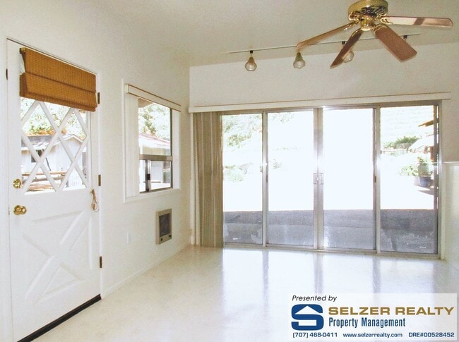 Building Photo - Spacious 4 bd. gated country estate w/ pool!