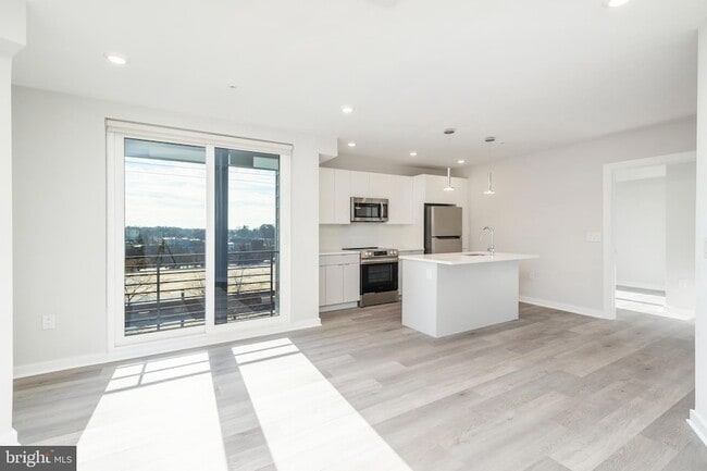 Building Photo - 3449 Scotts Ln