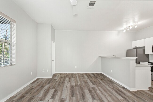 Building Photo - 3015 Bryan St