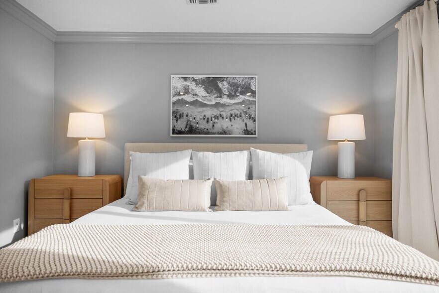 Building Photo - 5870 Cactus Way