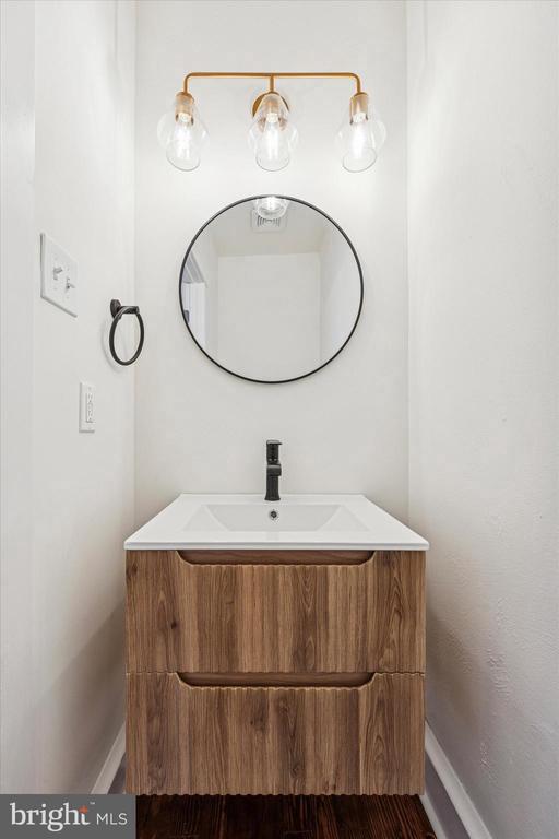 Building Photo - 10 W Jefferson St