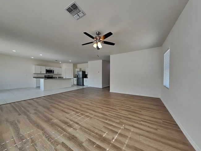 Building Photo - 19142 W Elm St