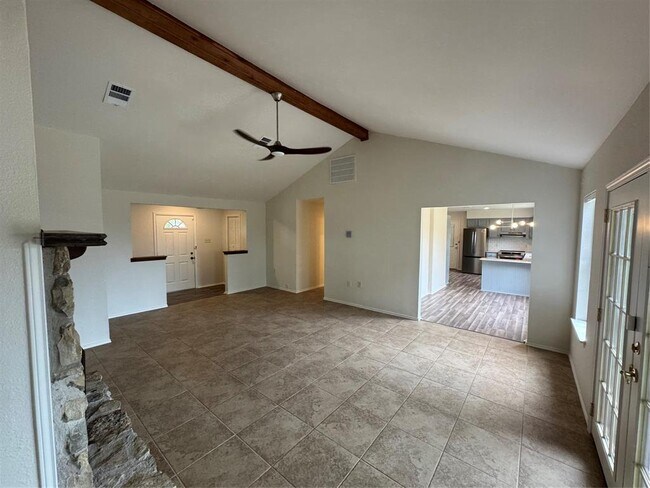 Building Photo - 301 Mesa Dr