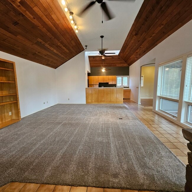 Building Photo - 81 Kincardine Dr