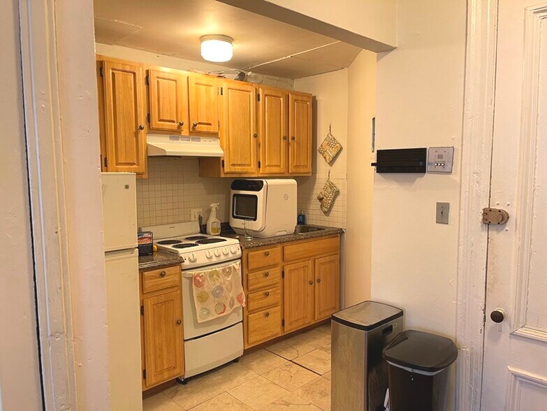 Building Photo - 508 Beacon St