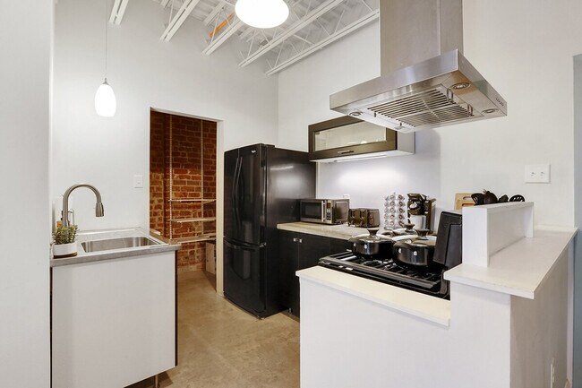 Building Photo - 521 St Joseph St