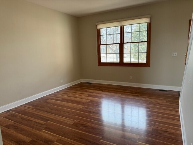 Building Photo - 773 Ridge Dr