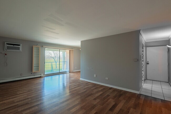 Building Photo - 4410 W 111th St