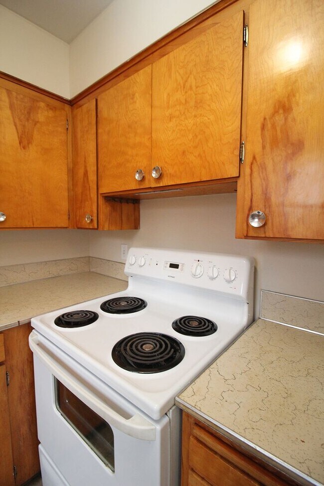 Building Photo - 1630-1632-1632 NE 81st Ave