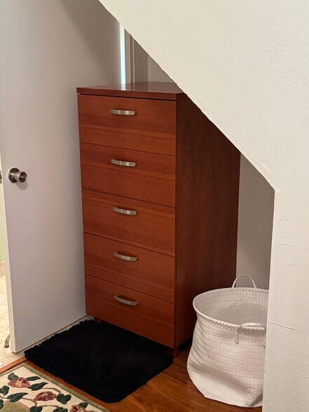 Building Photo - 666 Prospect St