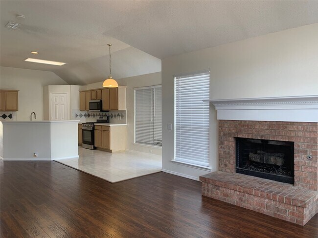 Building Photo - 4725 Park Bend Dr