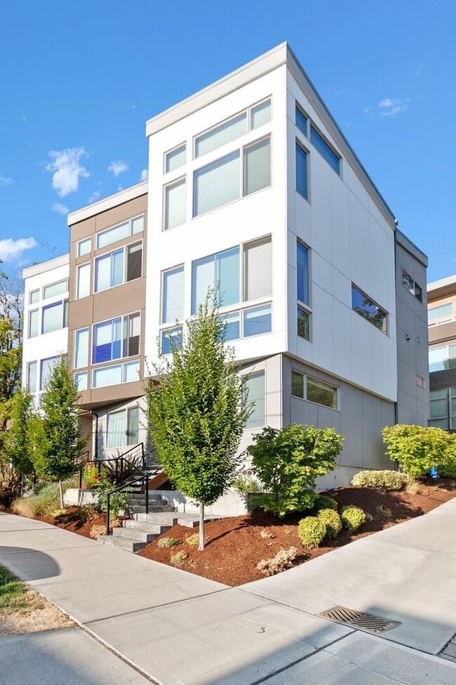 Primary Photo - Elegant Mt. Baker End Unit Townhome with AIR CONDITIONING