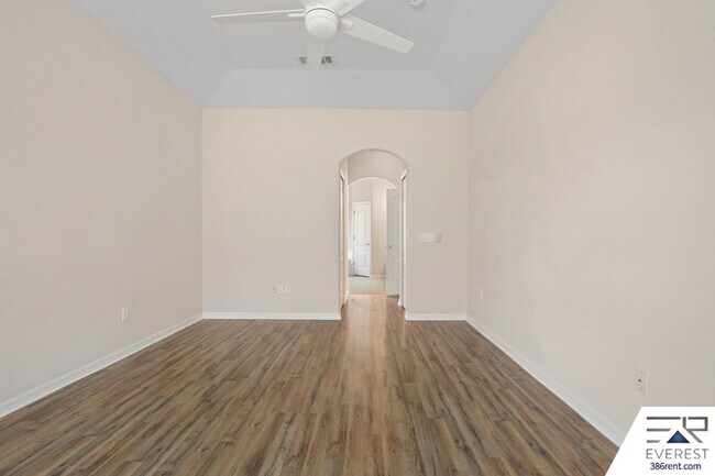 Building Photo - 40 Persimmon Dr