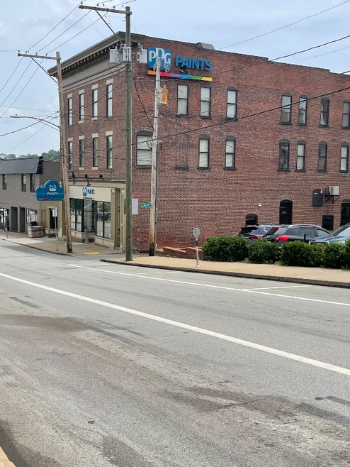 Building Photo - 102 E Otterman St