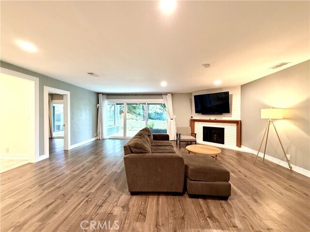 Building Photo - 9912 Newcomb Ave