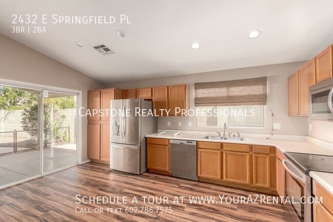 Building Photo - 2432 E Springfield Pl