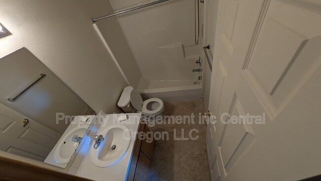 Building Photo - 2110 Baines Blvd