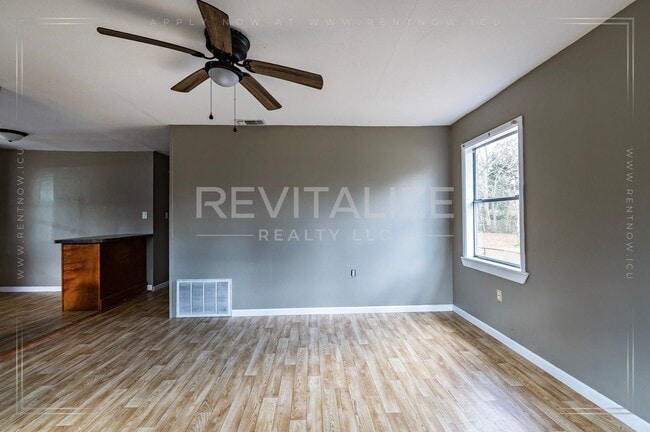 Building Photo - Newly Remodeled 3 Bd / 1 Ba in Moss Point