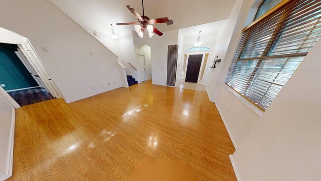 Building Photo - 6705 Rosita Oak Dr