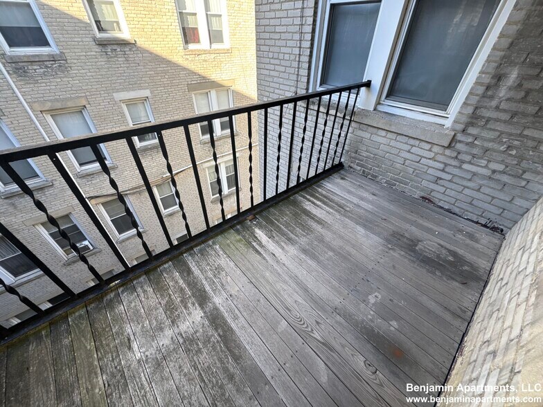 Building Photo - 122 Washington St