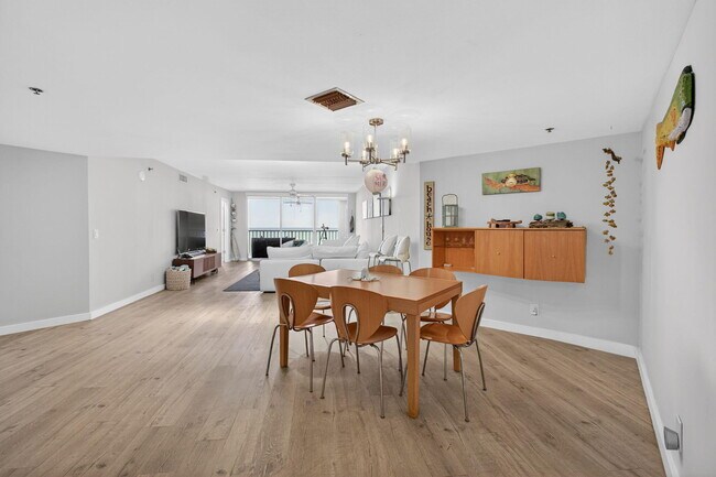 Building Photo - 3150 N Hwy A1A