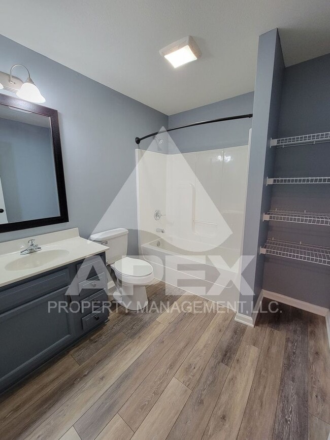 Building Photo - West Knoxville – Beautifully upgraded - 3 Bd/2.5 Single Family Home in Hampton Court Subdivision!!