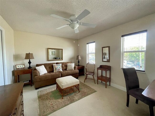 Building Photo - 4629 Poinciana St