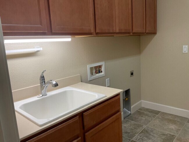 Building Photo - Del Webb Home in Somersett Over 55