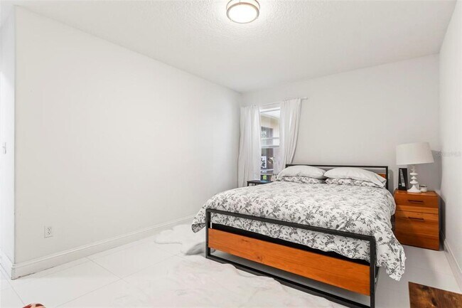 Building Photo - 38 Firethorn Ln